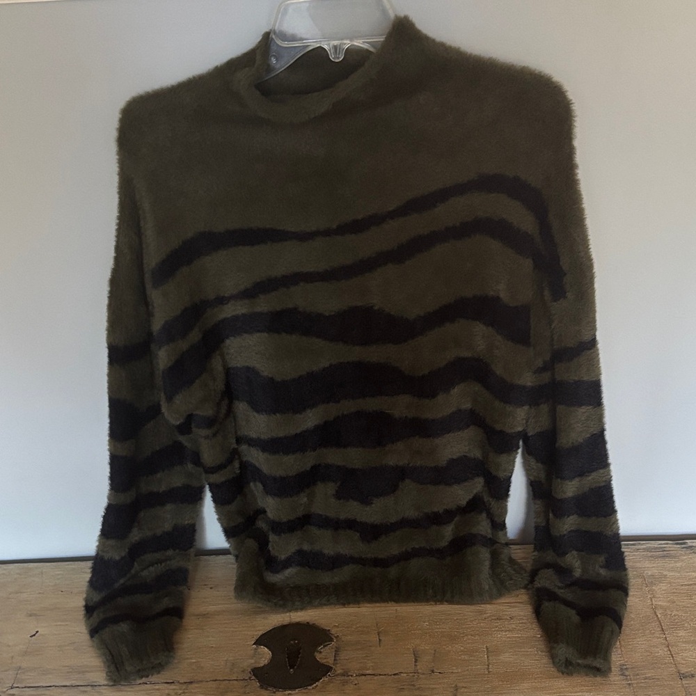 Bella Dahl Olive and Black Wave Pattern Turtleneck Sweater
